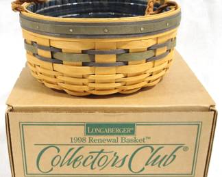 5140 - Longaberger Collectors Club '98 Renewal Basket w/ liner, plastic protector & box 4 x 8
