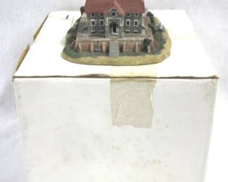 5204 - Danbury Mint Buffalo Main Light Lighthouse w/ Box

