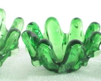 8079 - 3 Green Glass Bowls - 5" x 4" x 3.5"
