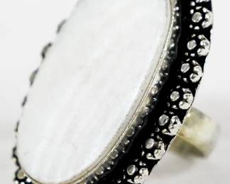 1665 - Mother of Pearl Leerman Silver Ring sz 8
