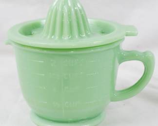 1506 - Jadeite 2 Part Juicer 6"
