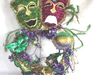 7599 - Mardi Gras Wreath - 29" x 20"


