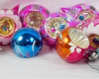 1629 - Assorted Vintage Christmas Ornaments
