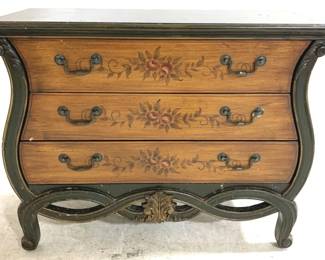 3058 - Vintage Decoratvie Bombe Chest 33" x 37" x 16"
