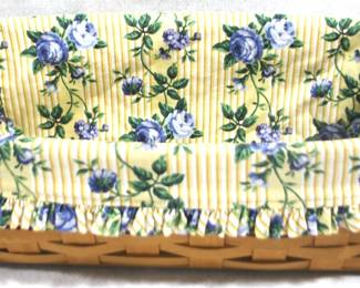 5171 - 1999 Longaberger Basket w Cloth Liner 14.5x8x6
