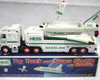 8417 - 1999 Hess Truck and Space Shuttle in Box
