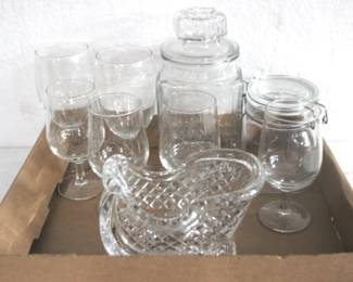8329 - Lot of Glass Items
