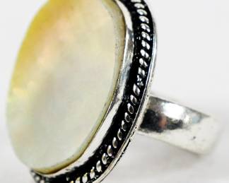1669 - Mother of Pearl Leerman Silver Ring sz 7
