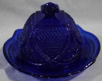 7176 - Blue Glass Covered Dish 7x5.5
