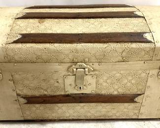 3147 - Dome Top Doll Trunk - 12" x 24" x 12" Metal Overlay
