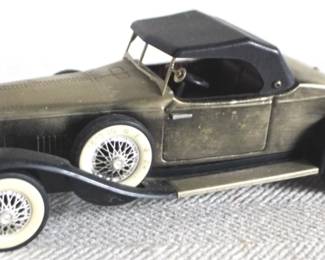 7897 - Model Car Radio - 9.5" Long You are buying a used as-is electric/electronic item. We do not guarantee all components are present, and if it is not expressly stated, it is untested.
