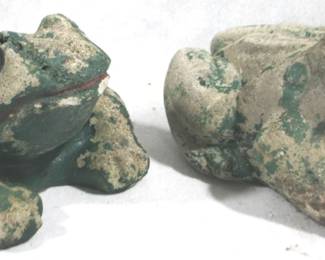 8515 - 2 Concrete Frogs - 7" x 7" x 11"
