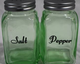 7191 - Green Glass Salt and Pepper Shakers 4" tall
