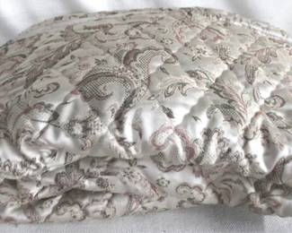 7686 - Queen Size Bedspread
