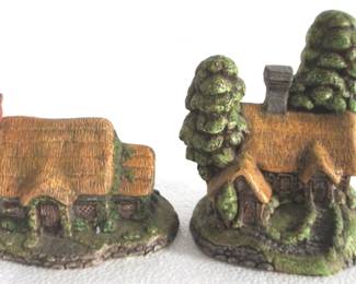 8086 - 2 House Figures - 6" x 5" x 5"
