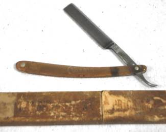 8560 - Antique Straight Razor with Case
