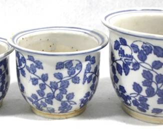8354 - 3 Blue/White Planters 4.5" x 5.5", 4" x 3", 3"x3"
