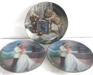 8154 - 3 Collectors Plates - 8.5"
