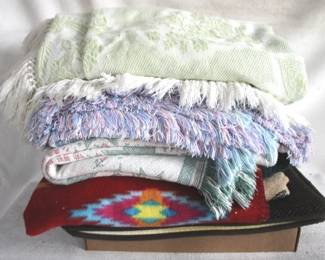 7672 - Lot of Assorted Linens
