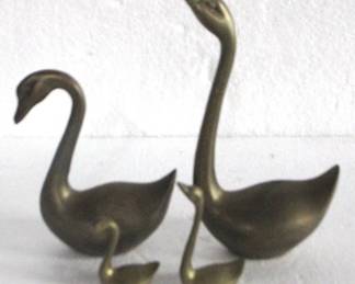 8137 - 4 Brass Swans
