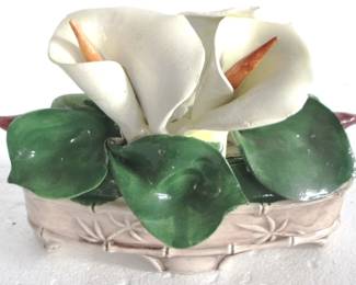 8233 - Capodimonte Flowers - 9" x 7" x 4" some chips
