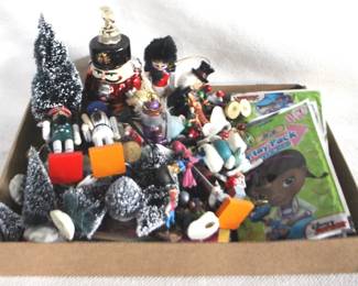 7736 - Lot of Christmas Ornaments & More
