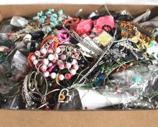 7696 - Lot of Costume Jewelry
