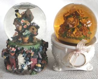 7867 - 2 Snow Globes
