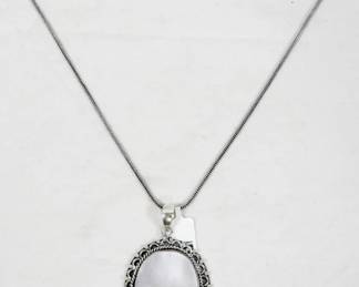 1657 - Mother of Pearl Leerman Silver Pendant Necklace
