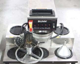 7681 - Bunn Industrial Coffee Maker - 26" x 22" x 20" You are buying a used as-is electric/electronic item. We do not guarantee all components are present, and if it is not expressly stated, it is untested.
