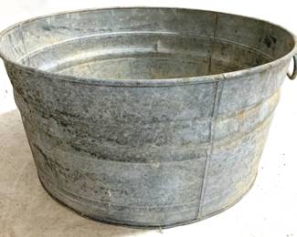 3047 - Vintage Galvanized Wash Tub - 11" x 22"
