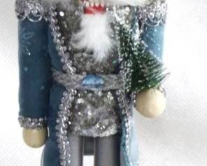 7880 - Wood Nutcracker - 16.5" Tall
