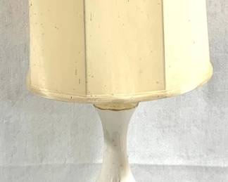 8636 - Lamp - 35" Tall You are buying a used as-is electric/electronic item. We do not guarantee all components are present, and if it is not expressly stated, it is untested.
