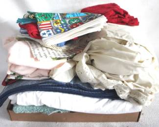7630 - Lot of Assorted Linens
