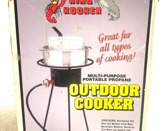 3196 - Propane Outdoor Cooker in Box You are buying a used as-is electric/electronic item. We do not guarantee all components are present, and if it is not expressly stated, it is untested.
