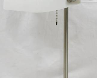 211 - Desk Lamp 16" You are buying a used as-is electric/electronic item. We do not guarantee all components are present, and if it is not expressly stated, it is untested.
