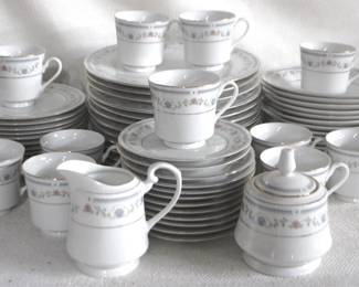 7962 - Tivoli 61 Piece China Set
