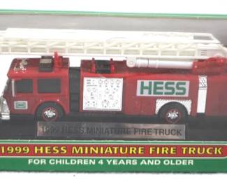 8423 - 1999 Hess Miniature Fire Truck in Box
