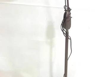 3183 - Rolling Adjustable Lamp You are buying a used as-is electric/electronic item. We do not guarantee all components are present, and if it is not expressly stated, it is untested.
