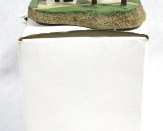 5210 - Danbury Mint Diamond Head Lighthouse w/ Box
