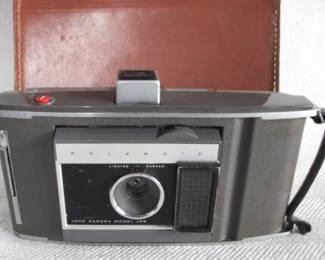 7623 - Polaroid Land Camera Model J66 w/ Case You are buying a used as-is electric/electronic item. We do not guarantee all components are present, and if it is not expressly stated, it is untested.
