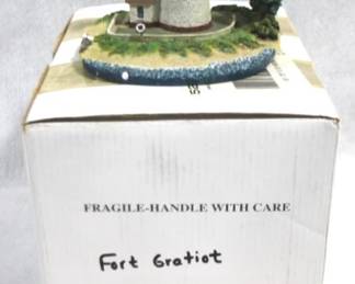 5190 - Danbury Mint Fort Gratiot Lighthouse w/ Box
