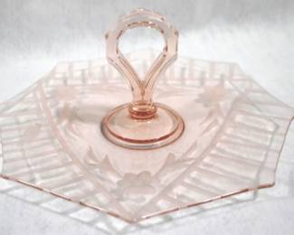 5008 - Pink Depression Center Handle Server- 11.5 x 6
