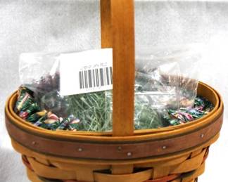 5152 - 1995 Longaberger Basket w / Faux Grass & Liner 13 x 8 x 9
