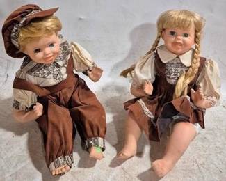 3311 - Pair of Dolls 13"
