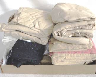 7967 - Lot of Assorted Linens
