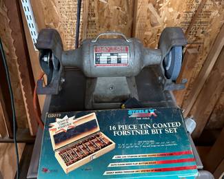 16 piece Forstner bit set
Grinder 