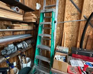Fiberglass ladder; extension ladder