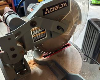 Delta 10” compound mitre saw