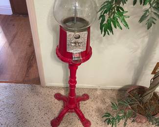 Gumball machine 
